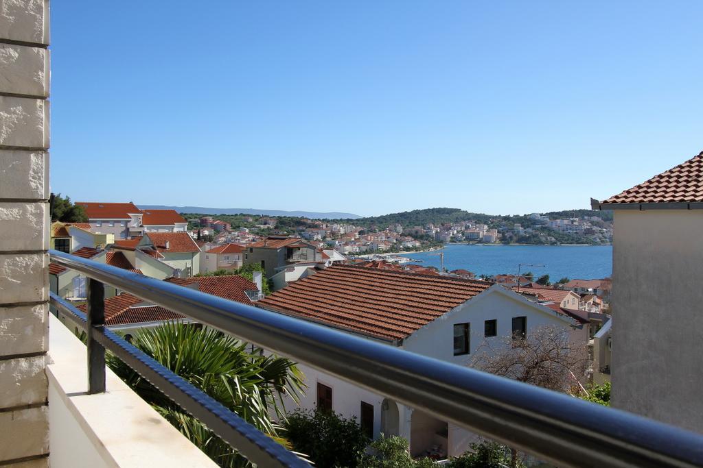 Villa Yvonne Trogir Exterior photo